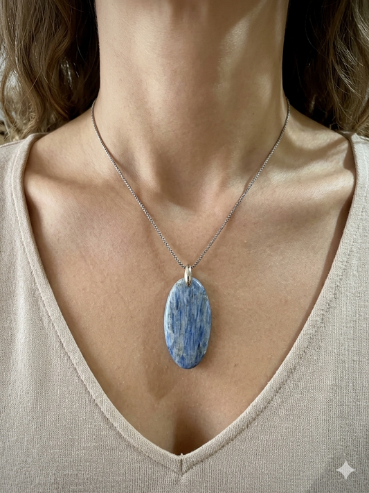 collier en cyanite anti stress