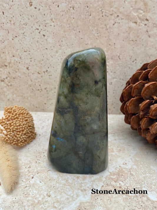 Labradorite : propriétés énergétiques, vertus et bienfaits
