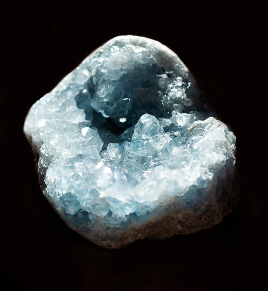 Lapis-lazuli : vertus, propriétés et bienfaits en lithothérapie