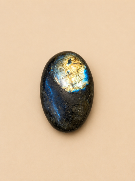 Galet en Labradorite de Madagascar - Pierre de Protection