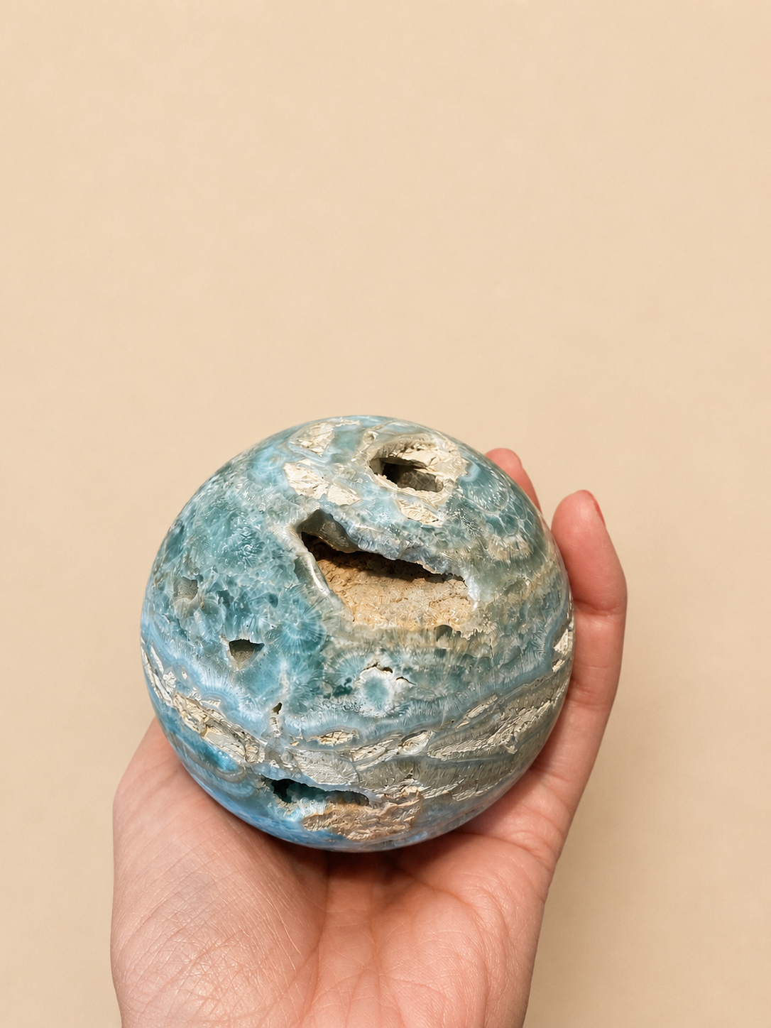 Sphère en Aragonite bleue du Brésil