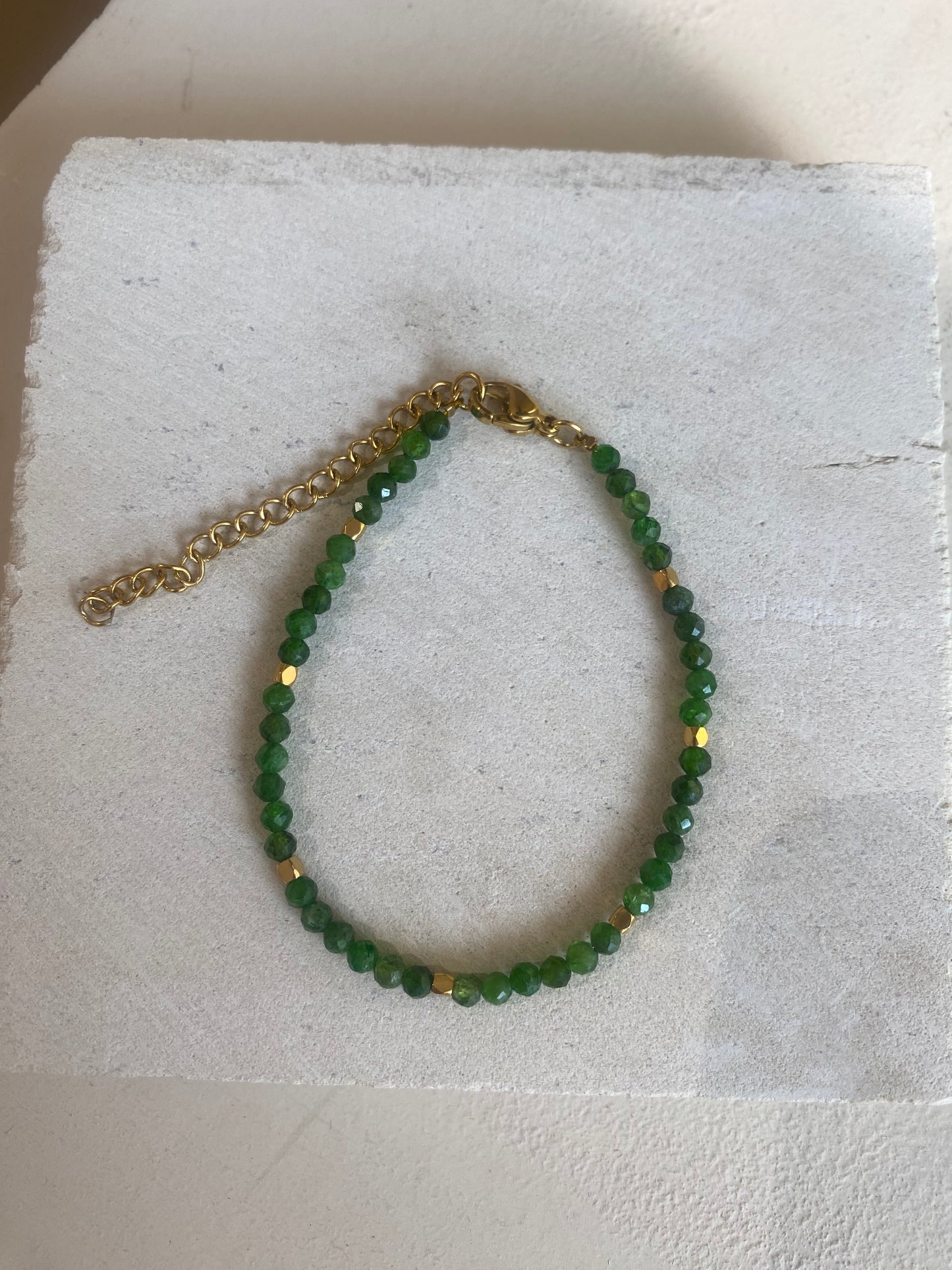 Bracelet fin en Diopside